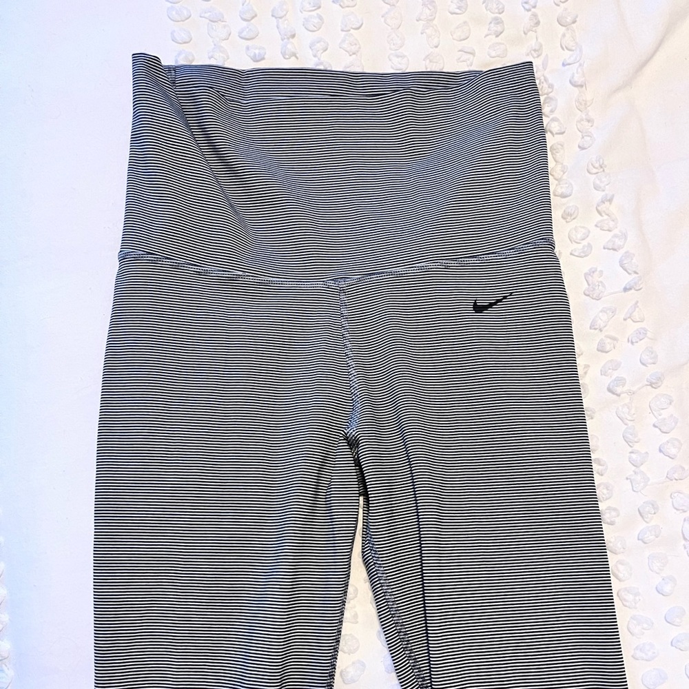 Nike crop leggings